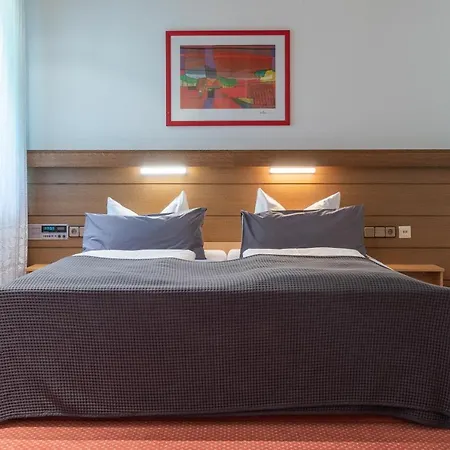 Haus Am Wald Pensionat 4*