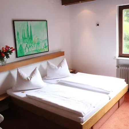 Haus Am Wald Pensionat 4*