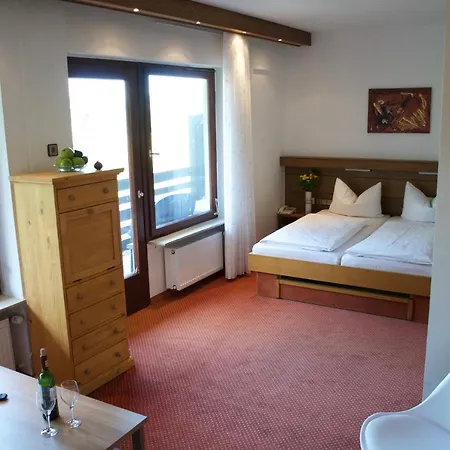 Pensionat Haus Am Wald 4*